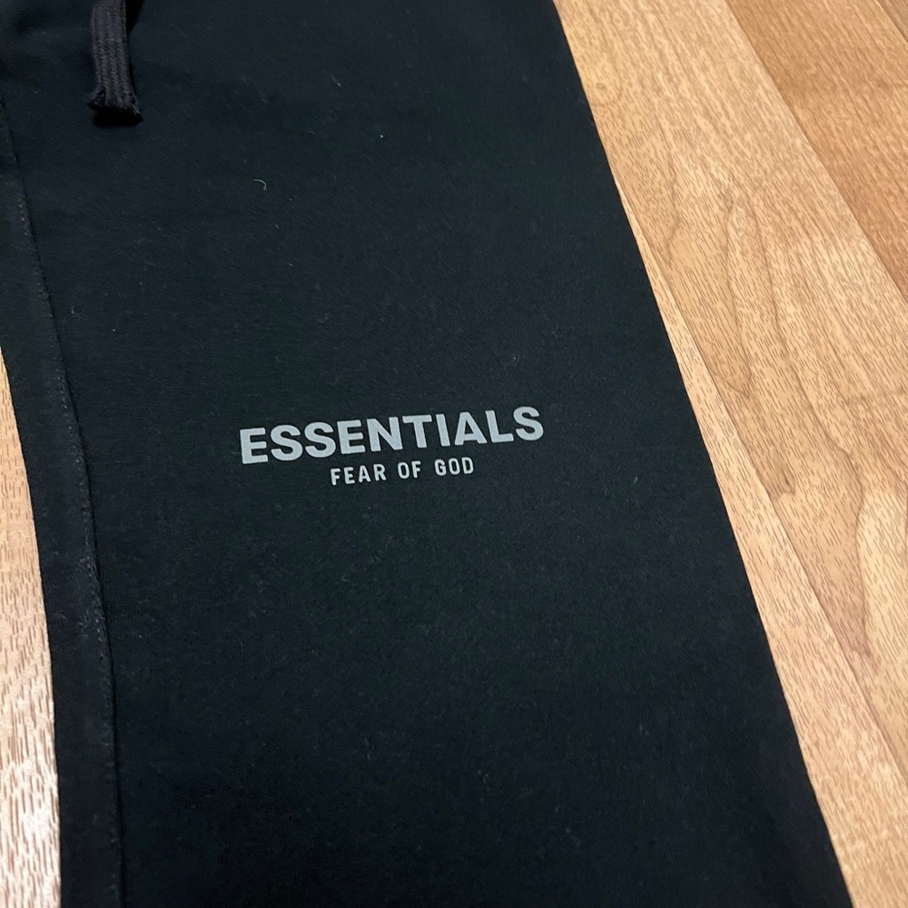 Essentials Sweatpants - Brand New - Picture 3 of 7